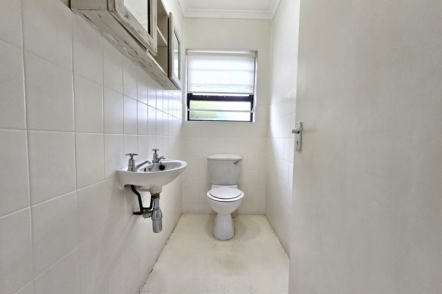 2 Bedroom Property for Sale in Wavecrest Eastern Cape